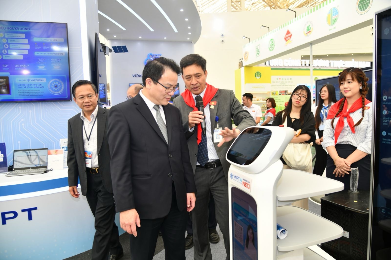 VNPT đề xuất triển khai 4 nhiệm vụ trọng tâm về AI- Ảnh 4. VNPT đề xuất triển khai 4 nhiệm vụ trọng tâm về AI- Ảnh 4.