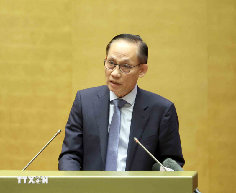 Bí thư Trung ương Đảng, Quyền Bộ trưởng Bộ Ngoại giao Lê Hoài Trung trình bày chuyên đề “Nội dung trọng tâm, cốt lõi của Nghị quyết số 59-NQ/TW, ngày 24/01/2025 của Bộ Chính trị về hội nhập quốc tế trong tình hình mới và Chương trình hành động thực hiện Nghị quyết số 59-NQ/TW”. Ảnh: Phương Hoa/TTXVN