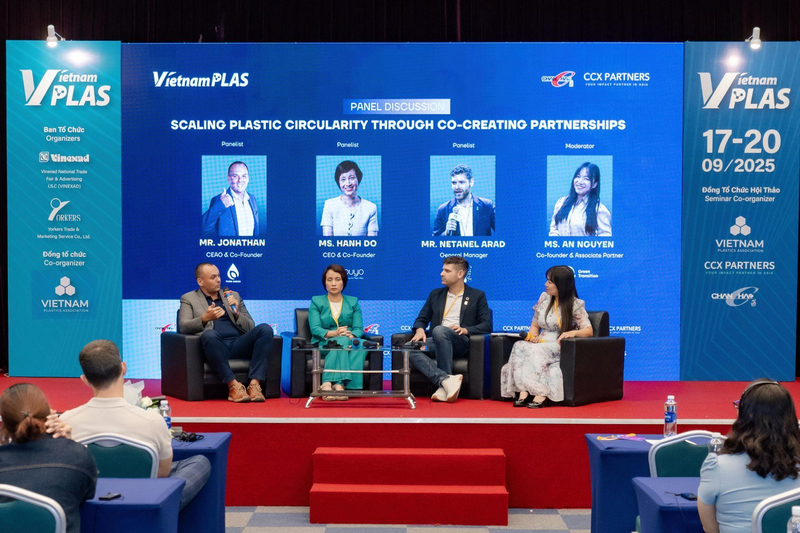 Phiên thảo luận “Hợp tác đồng sáng tạo để thúc đẩy tuần hoàn nhựa quy mô lớn”