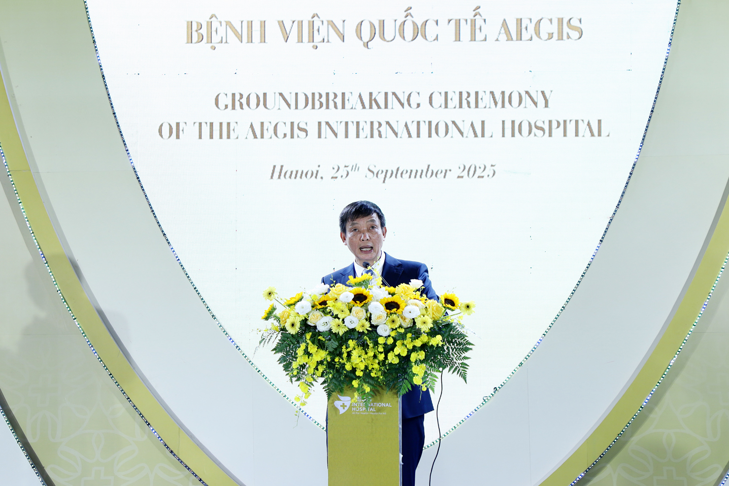 &Ocirc;ng Nguyễn Xu&acirc;n Đ&ocirc;ng - Tổng gi&aacute;m đốc VINACONEX, Chủ tịch HĐQT Bệnh viện Quốc tế AEGIS ph&aacute;t biểu tại lễ khởi c&ocirc;ng.