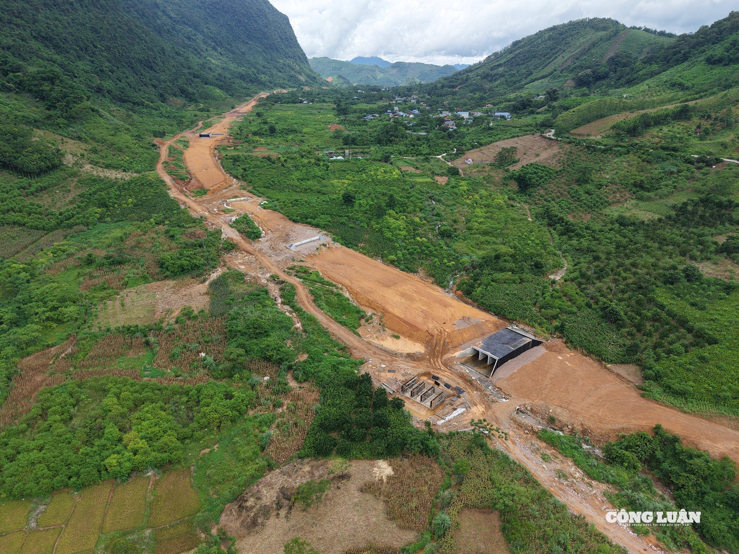 Cao tốc Hòa Bình Mộc Châu là một trong những dự án giao thông trọng điểm tại khu vực Tây Bắc