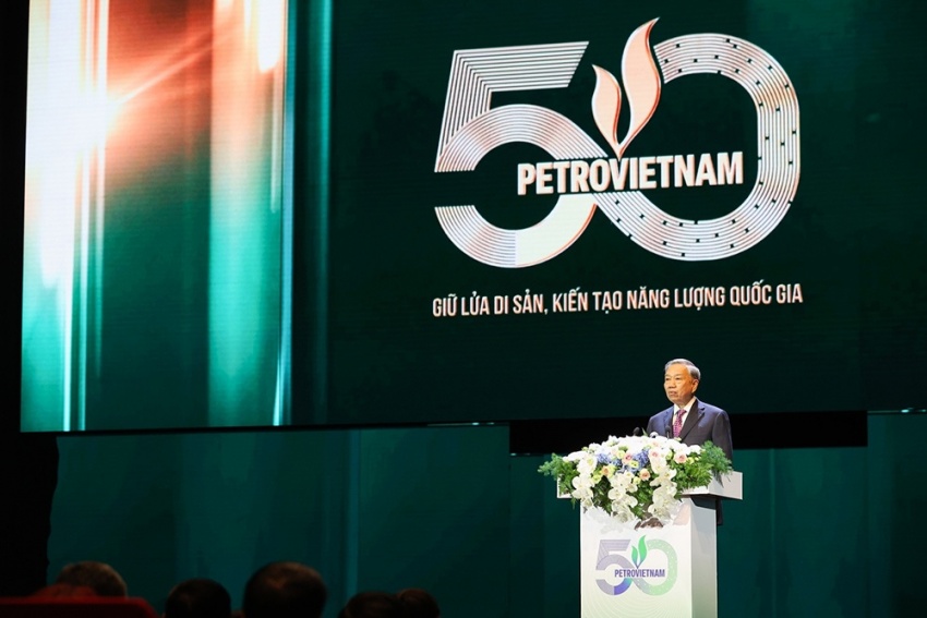 Tổng Bí thư Tô Lâm phát biểu tại lễ kỷ niệm 50 năm thành lập Petrovietnam. Tổng Bí thư Tô Lâm phát biểu tại lễ kỷ niệm 50 năm thành lập Petrovietnam.