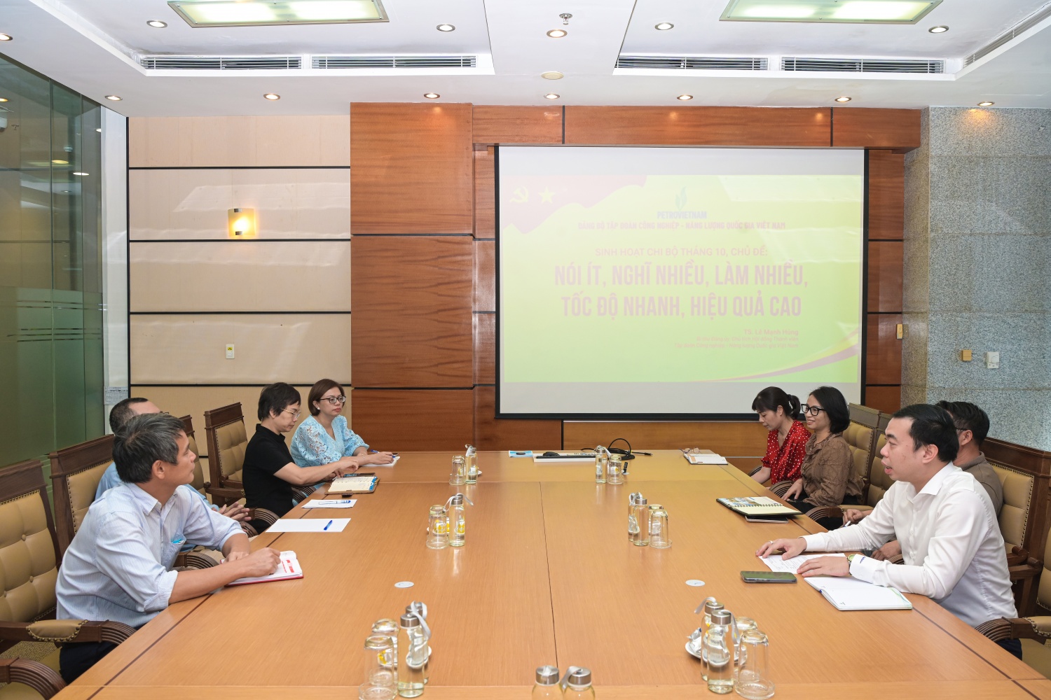 Chi bộ Văn thư - Thư ký ĐB VP TĐ