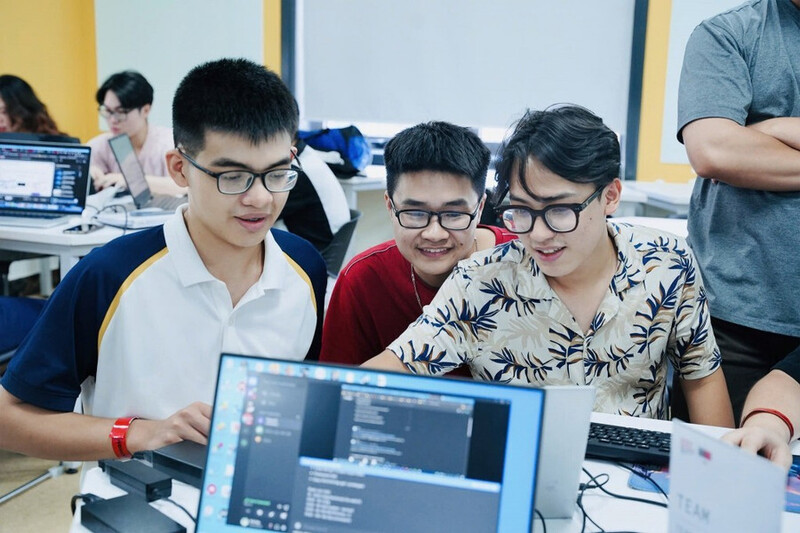 Chương trình giáo dục nâng cao mới tăng cường thực hành, thí nghiệm và ứng dụng công nghệ thông tin, gắn đào tạo mũi nhọn với xu thế AI. Ảnh minh hoạ