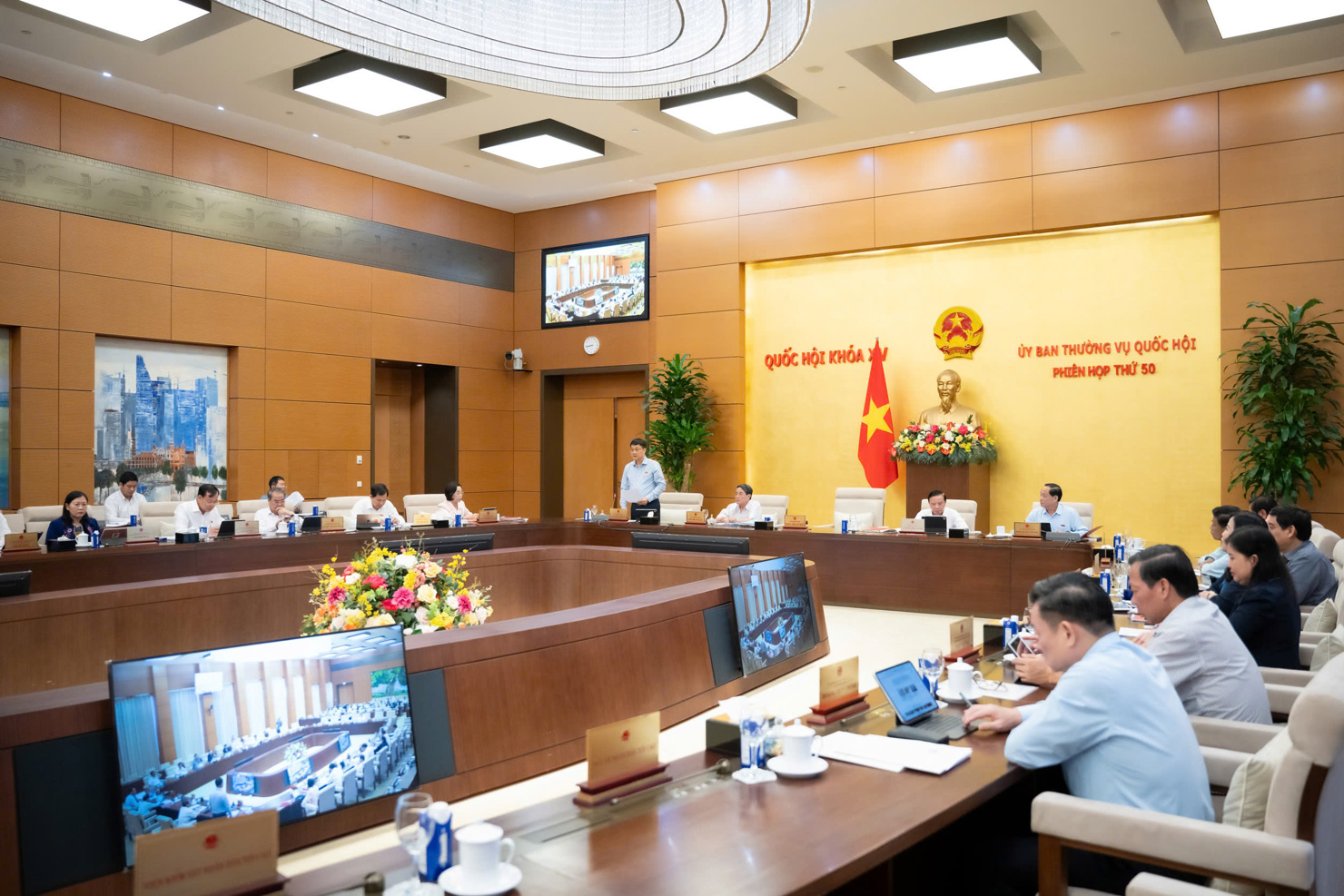 To&agrave;n cảnh phi&ecirc;n họp.