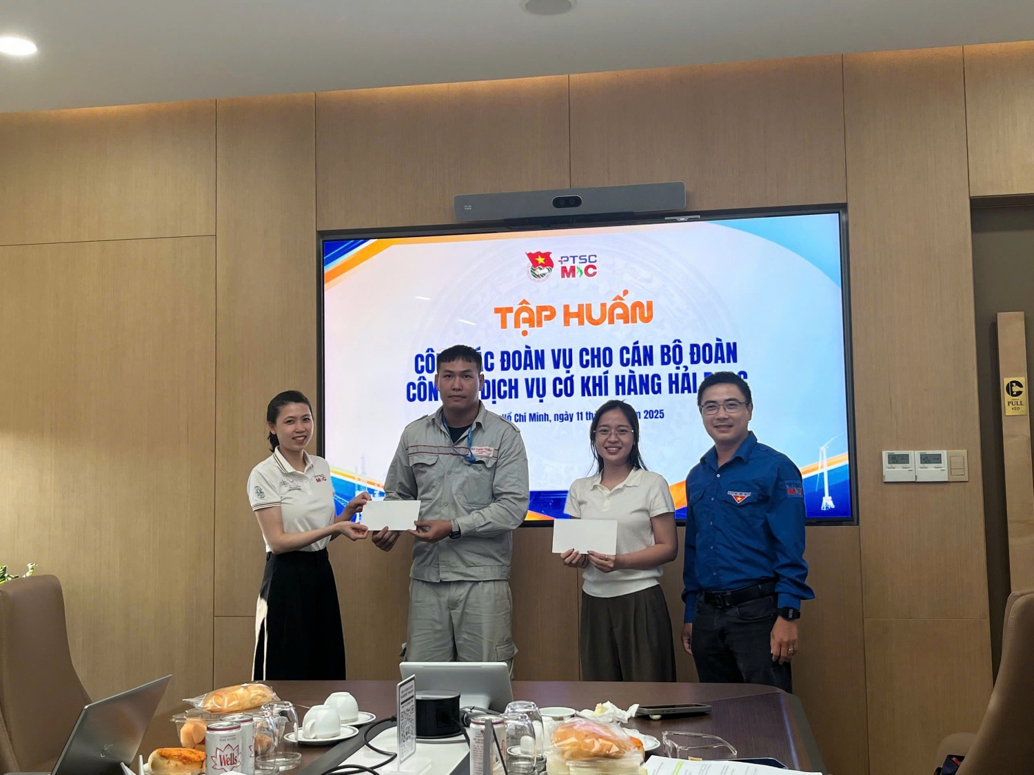 Đoàn Thanh niên PTSC M&C bồi dưỡng kỹ năng cho cán bộ đoàn mới
