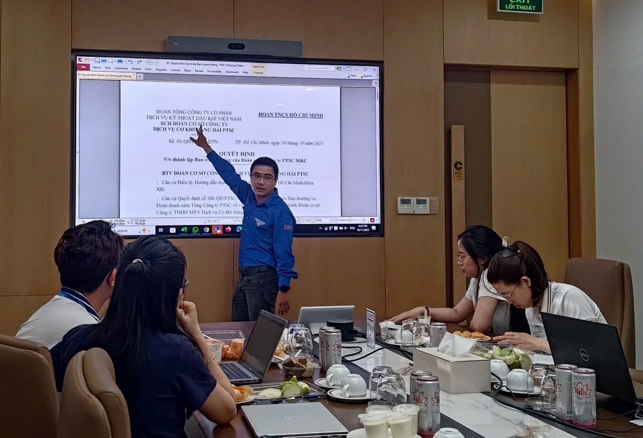 Đoàn Thanh niên PTSC M&C bồi dưỡng kỹ năng cho cán bộ đoàn mới