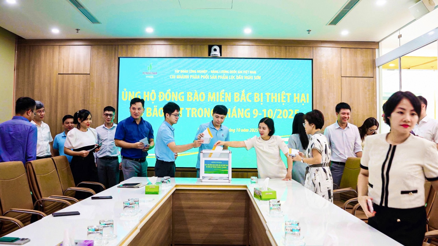 Hoạt động quyên góp đã nhận được sự hưởng ứng của toàn thể cán bộ nhân viên Chi nhánh.