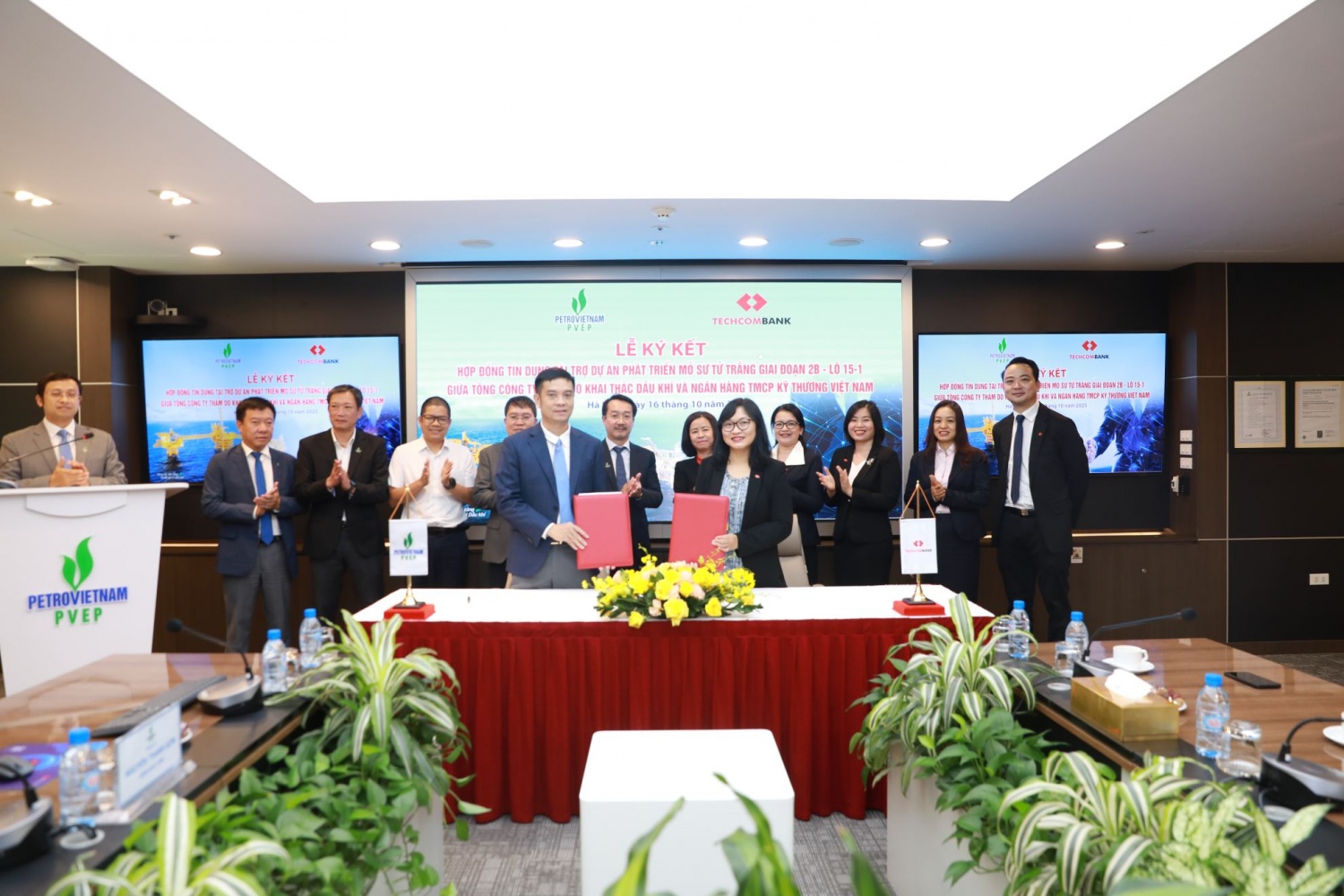 PVEP VÀ TECHCOMBANK KÝ KẾT HỢP ĐỒNG TÍN DỤNG CHO DỰ ÁN PHÁT TRIỂN MỎ SƯ TỬ TRẮNG GIAI ĐOẠN 2B   LÔ 15.1