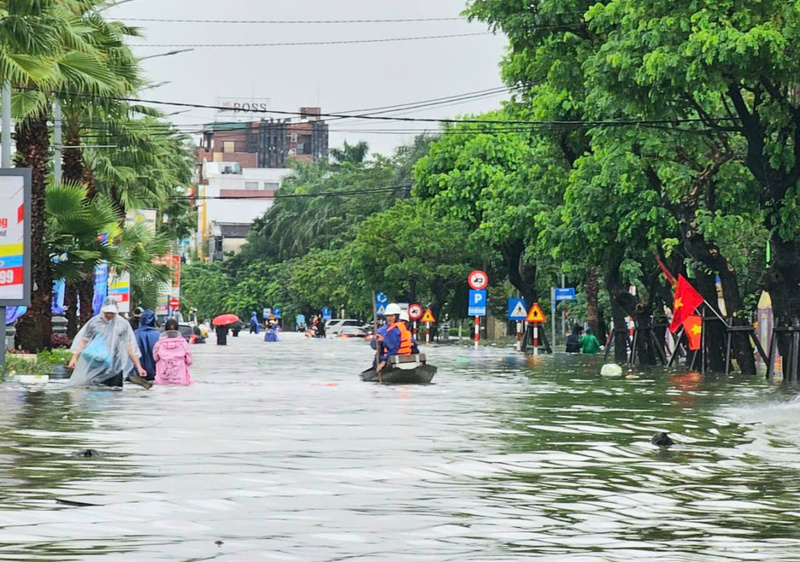Để đảm bảo an toàn trước bão số 12, ngành giáo dục thành phố Huế cho học sinh nghỉ học từ chiều ngày 22/10 đến hết ngày 23/10. Ảnh: Nguyễn Tuấn