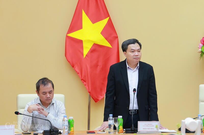 Cục trưởng Cục Công nghiệp Trần Việt Hòa phát biểu tại hội thảo. Ảnh: Quỳnh Trang