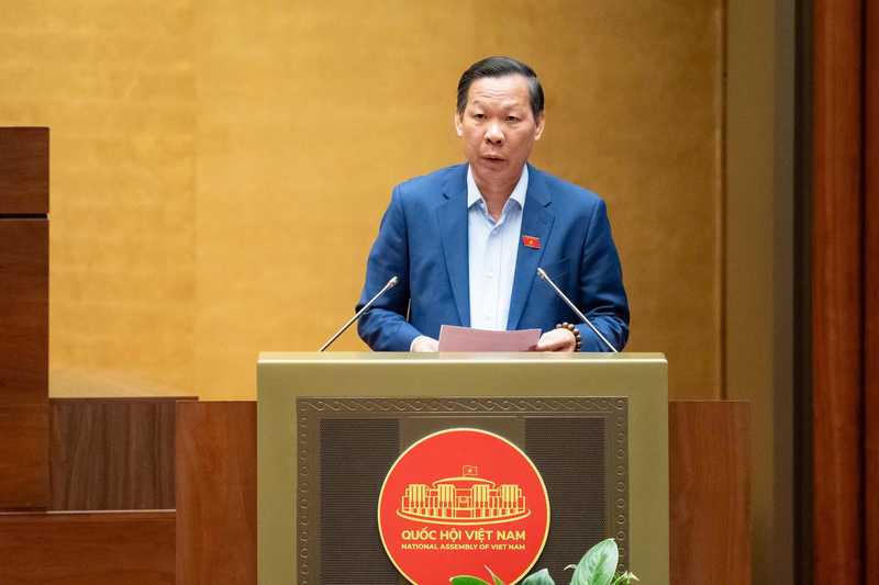 Chủ nhiệm Uỷ ban Kinh tế và Tài chính Phan Văn Mãi phát biểu