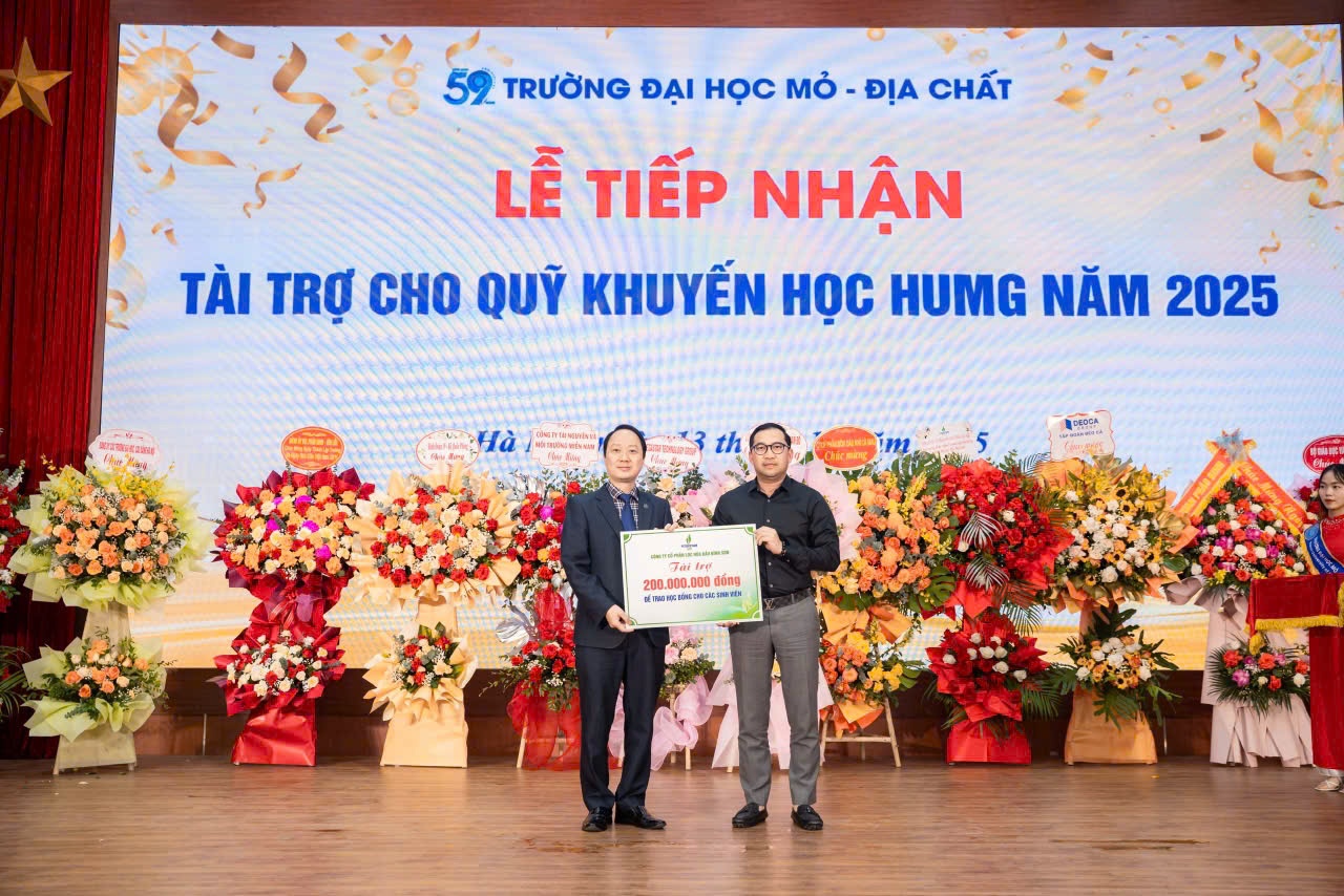 ại diện BSR trao 200 triệu đồng cho Quỹ Khuyến học Trường Đại học Mỏ - Địa chất (HUMG) ại diện BSR trao 200 triệu đồng cho Quỹ Khuyến học Trường Đại học Mỏ - Địa chất (HUMG)