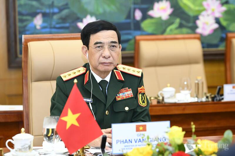 Đại tướng Phan Văn Giang, Bộ trưởng Bộ Quốc phòng tại hội đàm.