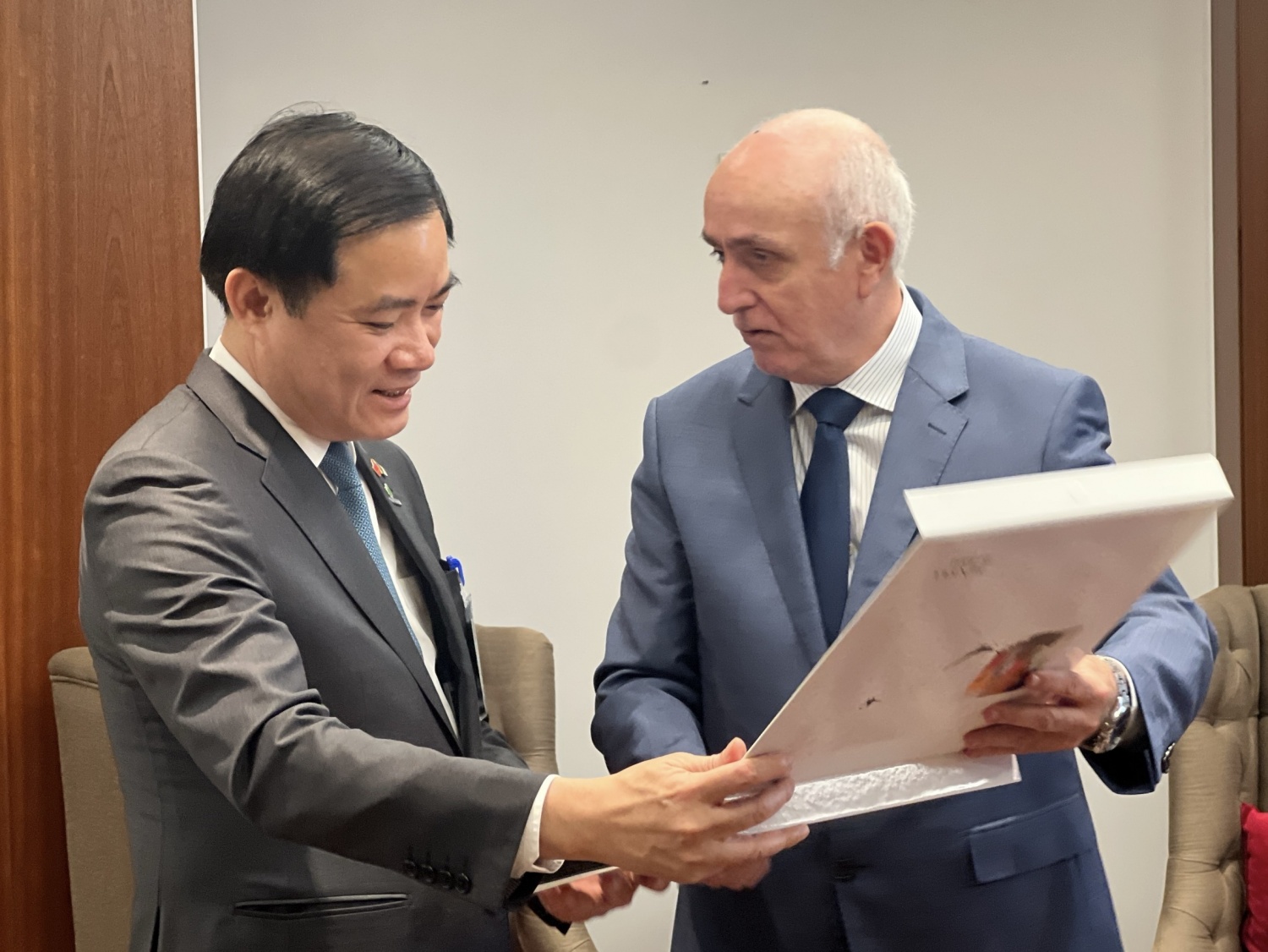 Tống Giám đốc Petrovietnam Lê Ngọc Sơn làm việc với Sonatrach và ALNAFT Tống Giám đốc Petrovietnam Lê Ngọc Sơn làm việc với Sonatrach và ALNAFT