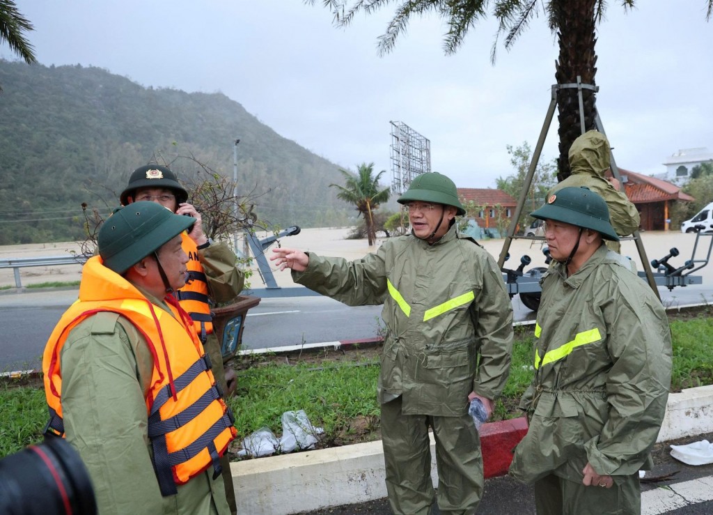 Lũ trên sông Ba đang xuống, vùng hạ du thiệt hại nặng nề