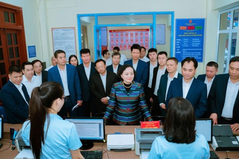 Chính phủ sẽ ban hành thêm chùm nghị định tháo gỡ vướng mắc cho chính quyền địa phương hai cấp- Ảnh 7. Chính phủ sẽ ban hành thêm chùm nghị định tháo gỡ vướng mắc cho chính quyền địa phương hai cấp - 7