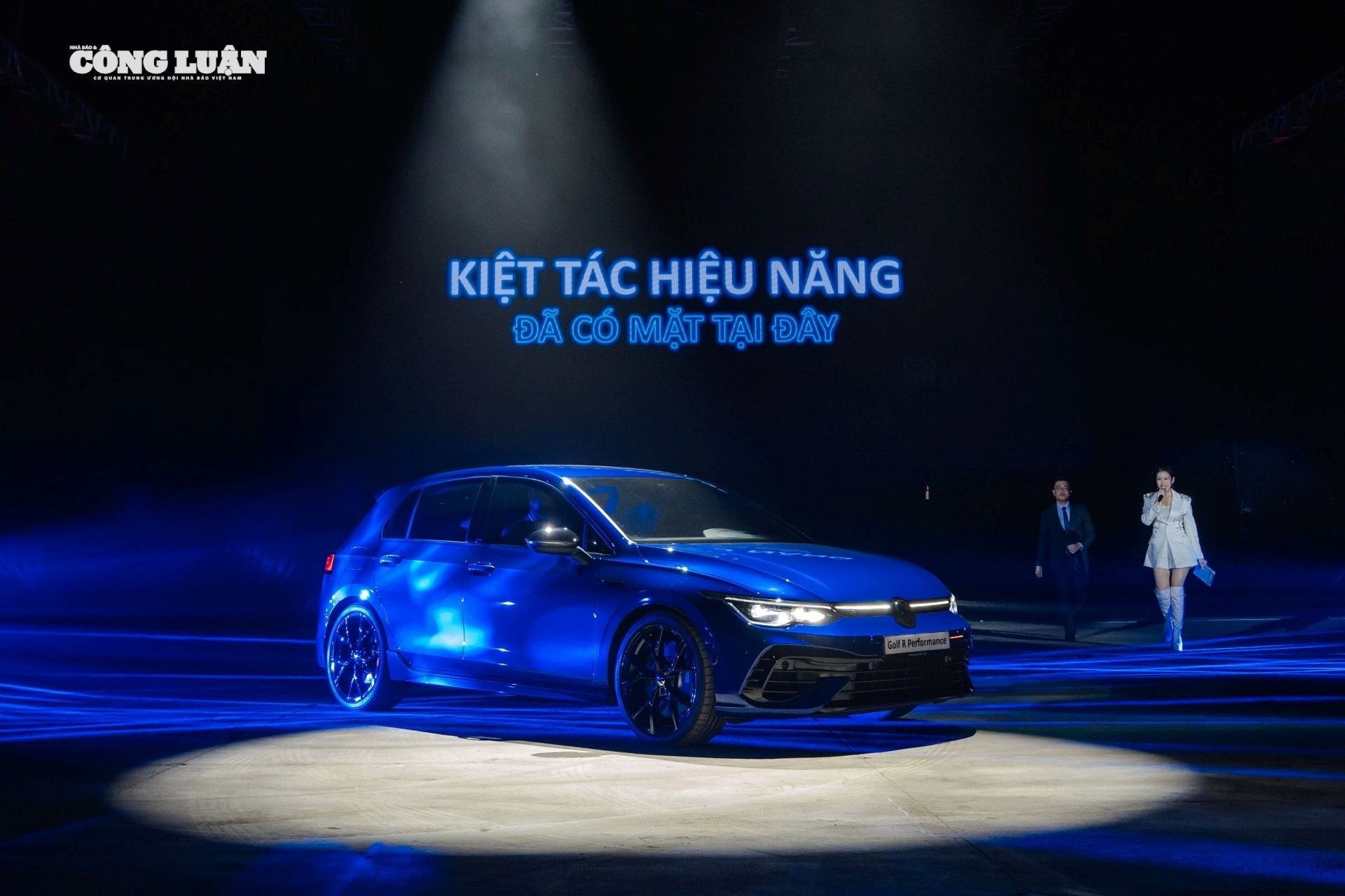 Riêng phiên bản VW Golf R trang bị thêm gói ngoại thất thể thao.