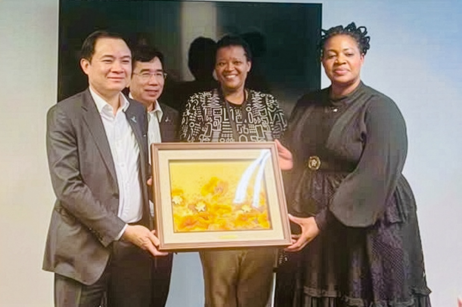 Petrovietnam tìm kiếm cơ hội hợp tác mới trong lĩnh vực dầu khí, năng lượng với các đối tác Nam Phi Petrovietnam tìm kiếm cơ hội hợp tác mới trong lĩnh vực dầu khí, năng lượng với các đối tác Nam Phi