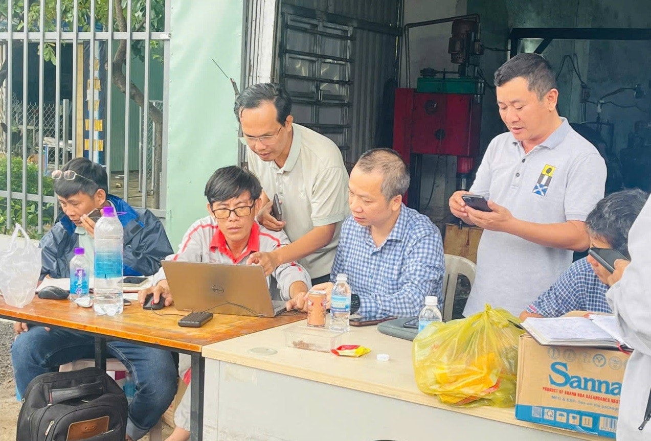 Ban lãnh đạo Viettel Khánh Hòa ứng trực 24/24 cùng anh em triển khai ứng cứu thông tin