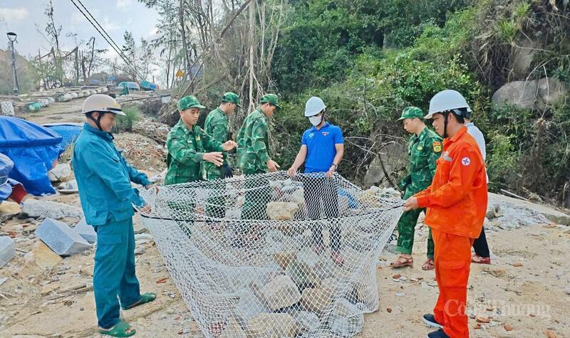 Bộ đội biên phòng chạy đua từng giờ giữ bình yên xã đảo - 10