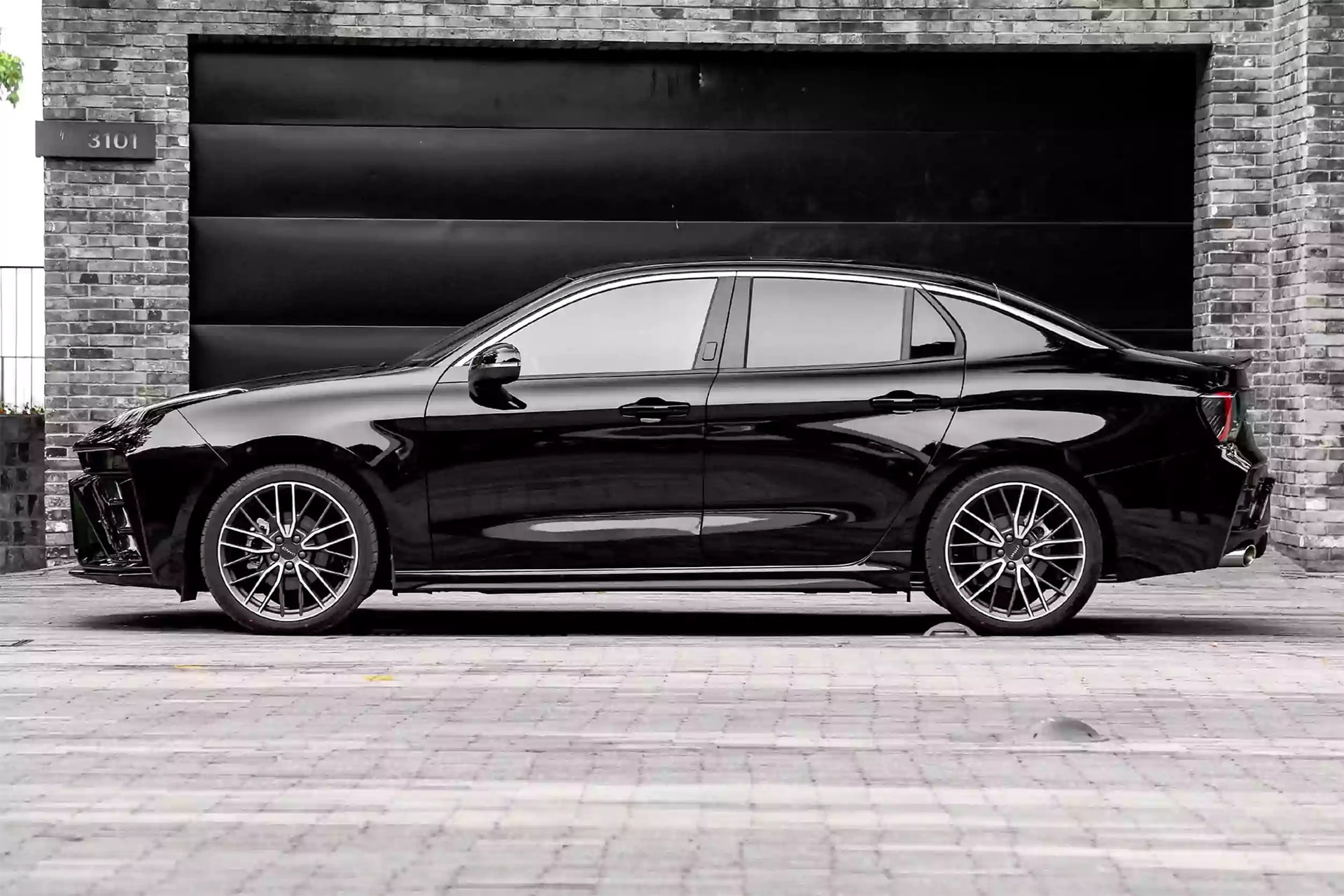 Xe có kích thước tương đương Hyundai Elantra và Honda Civic - Ảnh: Lynk & Co