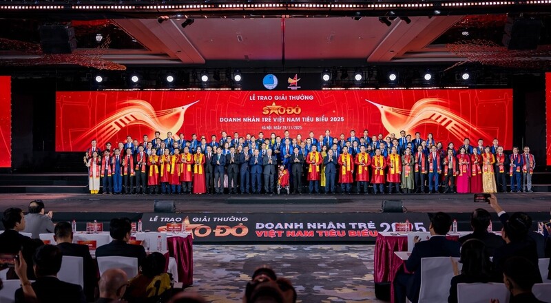 Top 100 Doanh nhân trẻ đoạt Giải thưởng năm 2025 được ghi nhận bởi sự nỗ lực, đóng góp trí tuệ, công sức của họ vào sự nghiệp phát triển kinh tế - xã hội đất nước.