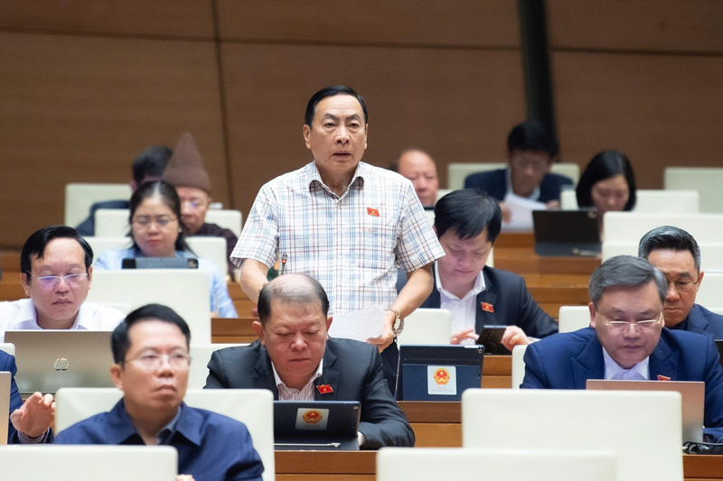 Đại biểu Phạm Văn Hoà (đoàn Đồng Tháp). Ảnh: VPQH