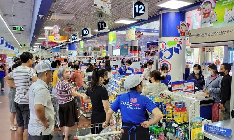 UBND tỉnh nhấn mạnh việc tăng cường ứng dụng công nghệ thông tin trong truyền thông và tiếp nhận phản ánh từ người tiêu dùng.