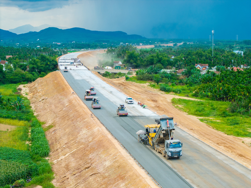 Dự án cao tốc Quảng Ngãi - Hoài Nhơn có chiều dài 88km, đi qua địa phận tỉnh Quảng Ngãi (60,3km) và tỉnh Gia Lai (27,7km)