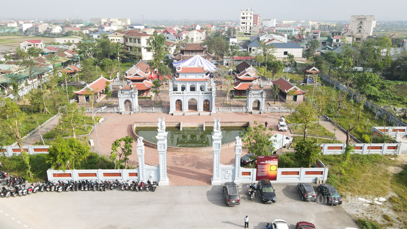 Sáng ngày 03/12, tại Văn miếu Hà Tĩnh (phường Thành Sen, tỉnh Hà Tĩnh), Trung tâm Hoạt động Văn hóa Khoa học Văn Miếu - Quốc Tử Giám phối hợp với Bảo tàng Hà Tĩnh tổ chức Triển lãm “Văn Miếu - Quốc Tử Giám và Truyền thống giáo dục khoa bảng tỉnh Hà Tĩnh”.