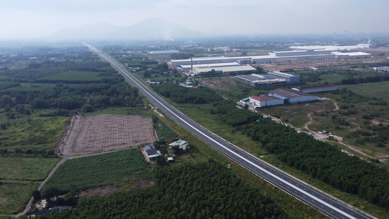 Cao tốc Biên Hòa - Vũng Tàu dự kiến thông xe 19/12, rút ngắn thời gian di chuyển TP. Hồ Chí Minh tới Bãi Sau xuống 45-60 phút.