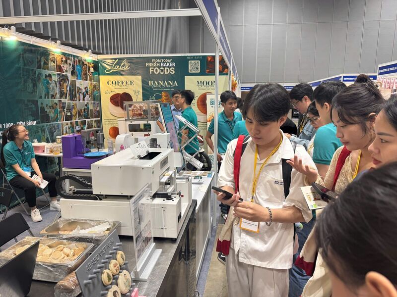 Máy móc trung bày tại Triển lãm quốc tế chuyên ngành thiết bị làm bánh 2025. Ảnh: Phương Hoa