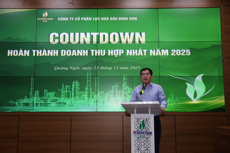 Tổng Giám đốc BSR Nguyễn Việt Thắng phát biểu tri ân tập thể cán bộ, công nhân viên BSR đã nỗ lực vượt qua khó khăn, thách thức.