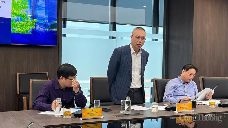 Ông Nguyễn Mạnh Hùng phát biểu tại buổi làm việc