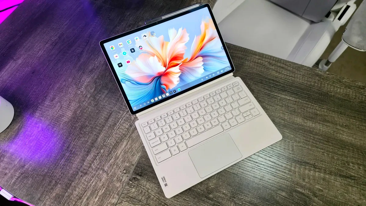 Giao diện phần mềm trên Yoga Tab Plus