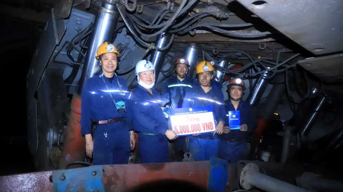 Phân xưởng KTCGH 1 - Lá cờ đầu về hiện đại hóa của Than Dương Huy