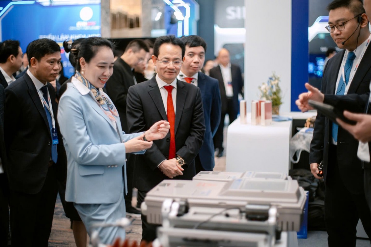 Khai mạc Triển lãm, Hội thảo Khoa học Công nghệ EVNNPC 2026