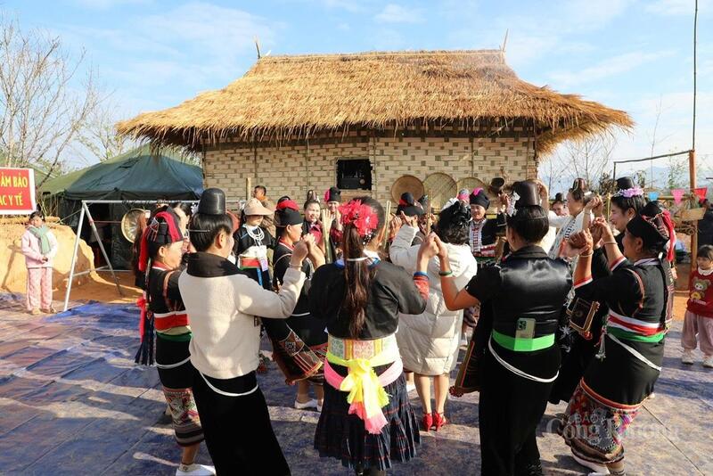 Lễ hội hoa Anh Đào mang đến chuỗi hoạt động phong phú, hấp dẫn. Ảnh: CTV