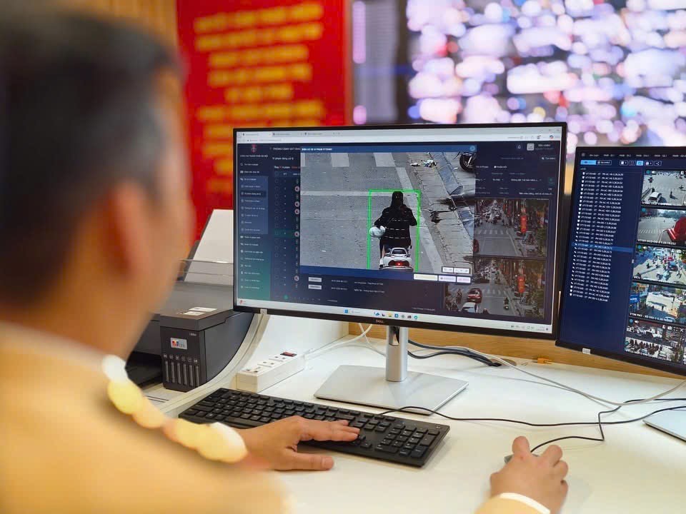 Hệ thống camera AI giám sát phương tiện giao thông trên địa bàn Hà Nội. Hệ thống camera AI giám sát phương tiện giao thông trên địa bàn Hà Nội.