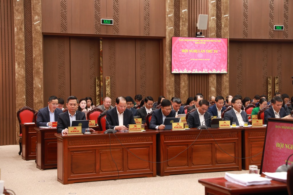 Họp bàn 10 nội dung quan trọng, triển khai chỉ đạo của Tổng Bíthư