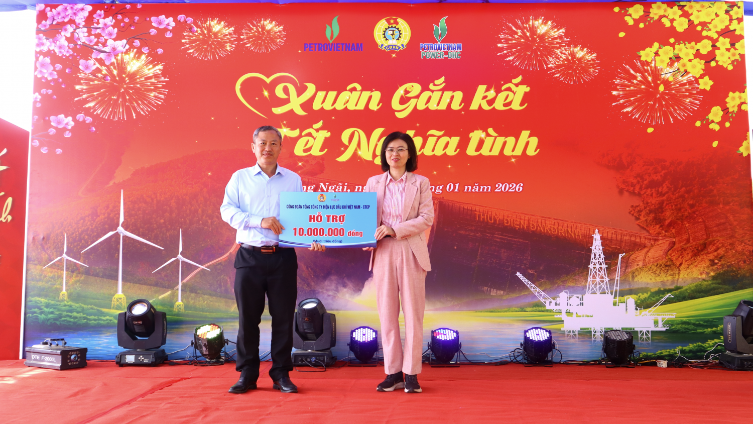 “Xuân Gắn kết - Tết Nghĩa tình” đầy ấm áp tại thủy điện Đakđrinh