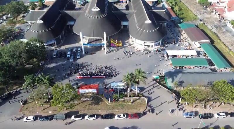 Toàn cảnh chợ phiên biên giới Lao Bảo