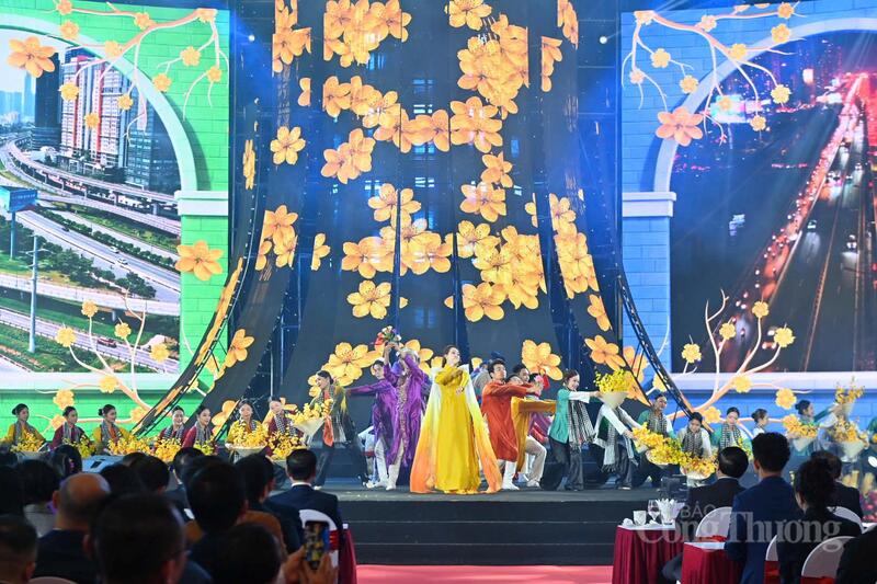 Chùm ảnh: Tưng bừng khai mạc Hội chợ Mùa Xuân - 17