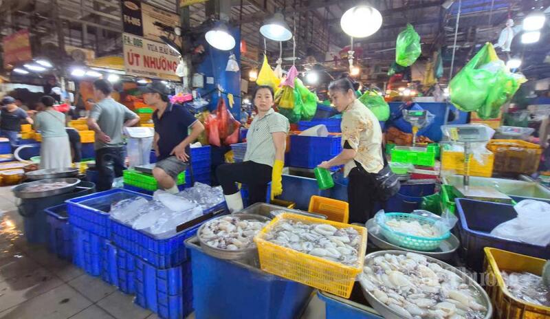 Các mặt hàng thủy hải sản về chợ đầu mối Bình Điền sẽ tăng cao trong các ngày cận tết Bính Ngọ 2026.