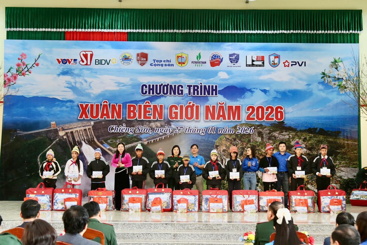 PVEP mang xuấn ấm đến nơi biên cương