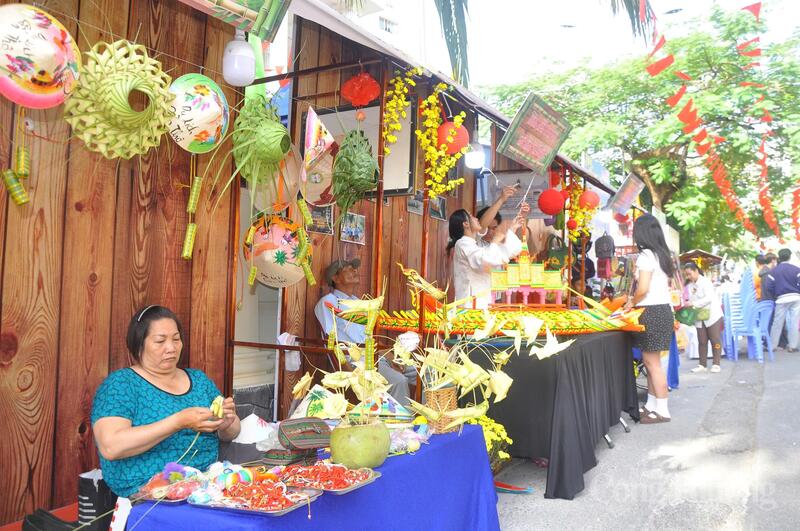Các gian hàng trưng giới thiệu sản phẩm tại chương trình.