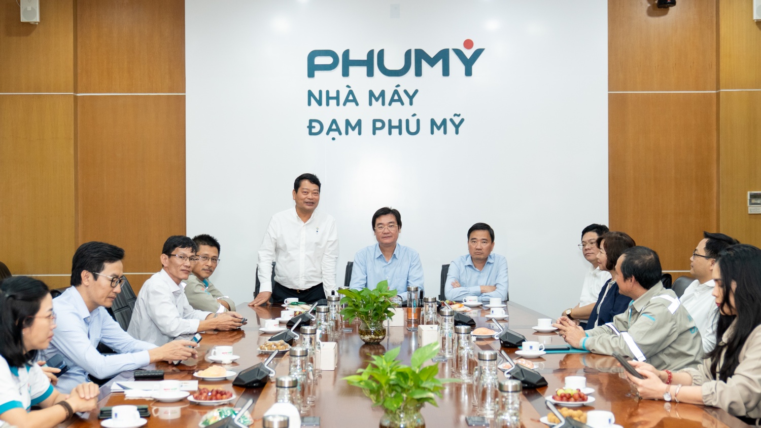 Công đoàn Petrovietnam thăm, chúc Tết NLĐ trực ca đêm giao thừa tại Nhà máy Đạm Phú Mỹ