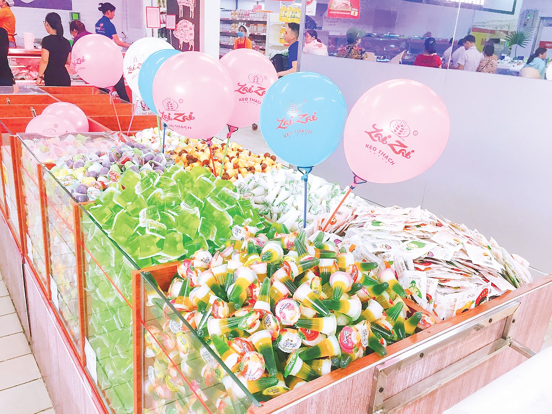 Quầy sản phẩm của Công Ty TNHH Chế Biến Thực Phẩm Đức Hạnh tại Coop Mart Hà Đông