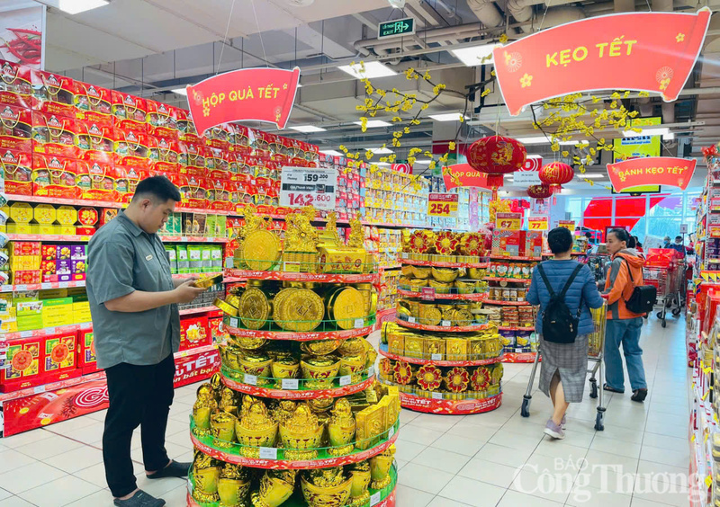 Gian hàng quà tết tại siêu thị Go! Huế.